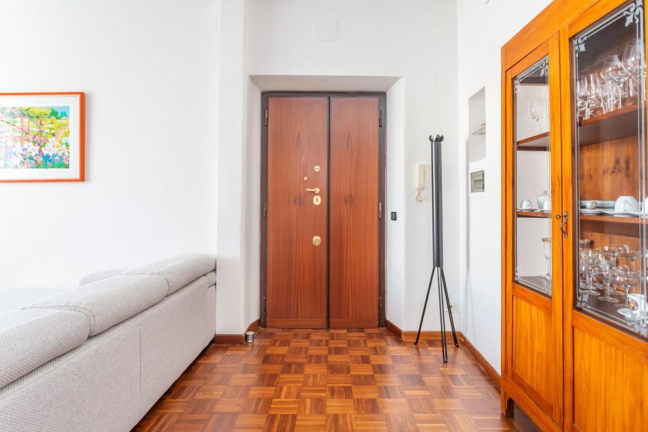 Modern 2bdr Vibrant Prati Neighborhood Appartamento