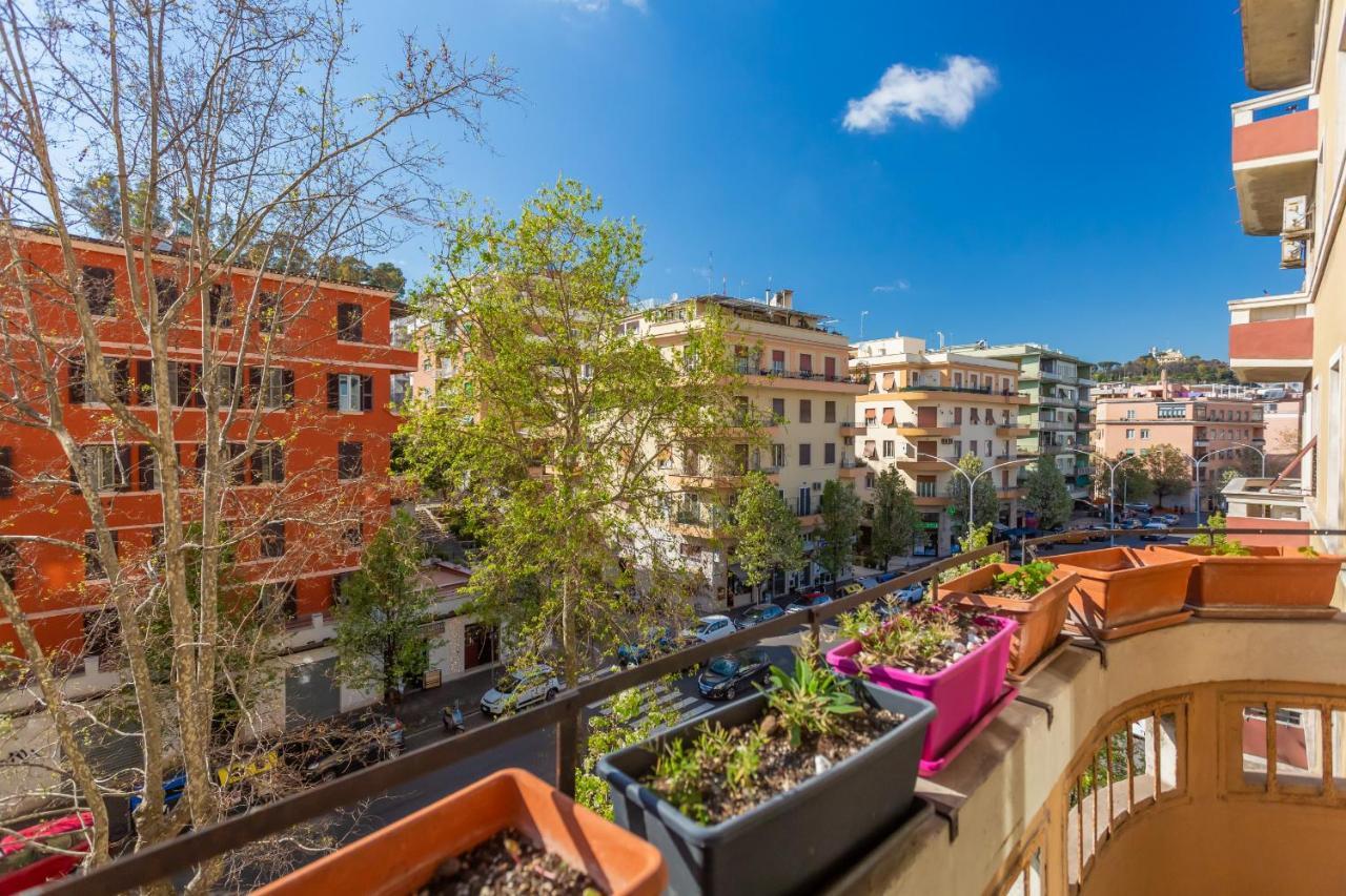 Modern 2bdr Vibrant Prati Neighborhood Appartamento