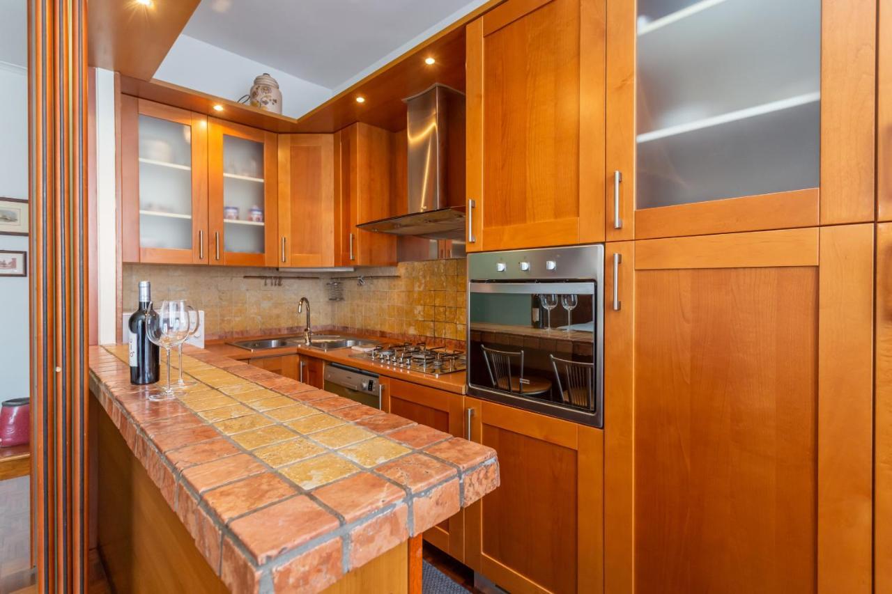 Modern 2bdr Vibrant Prati Neighborhood * Rom